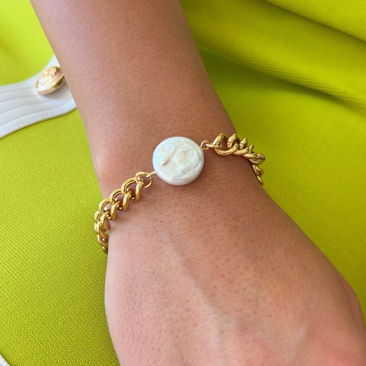 Gold Curb Chain with Coin Pearl Clasp Bracelet