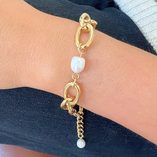 Gold Oval Link Bracelet with Baroque Pearls