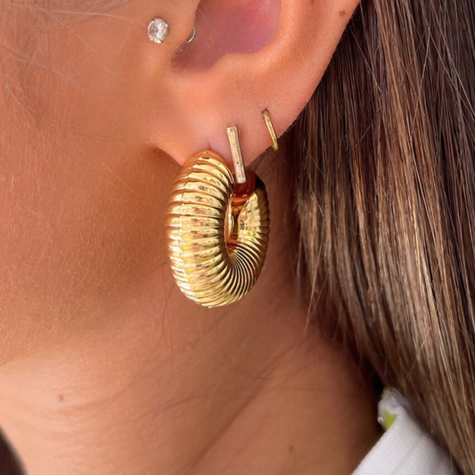 Gold Ribbed Hoop