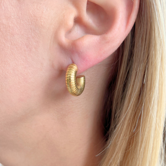 Small Gold Ribbed C-Hoop